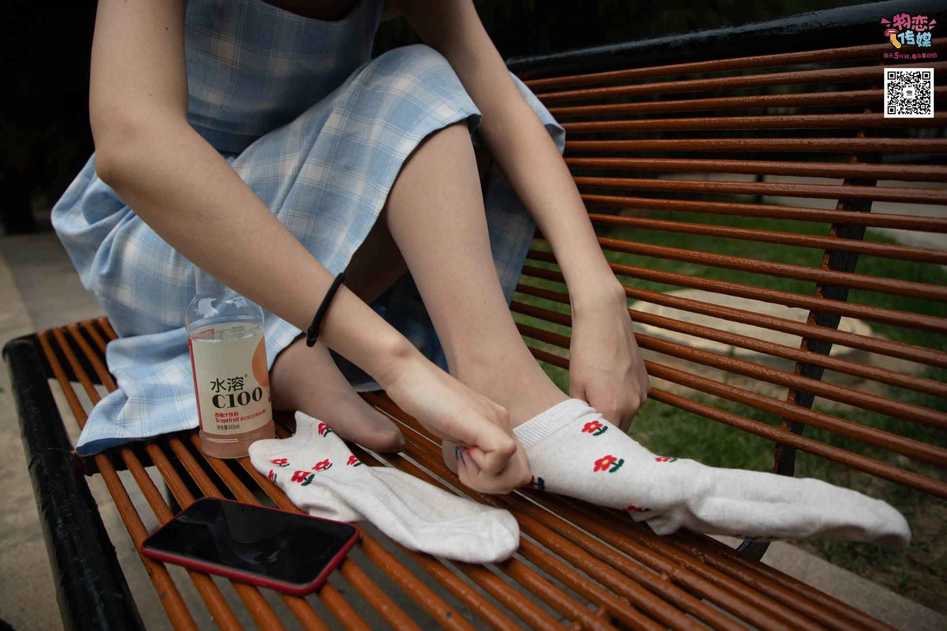 图片[195]-勿恋传媒 No.016 经典就是不需挑片,透明肉丝配清纯白棉袜 [300P] – 速更版-美库