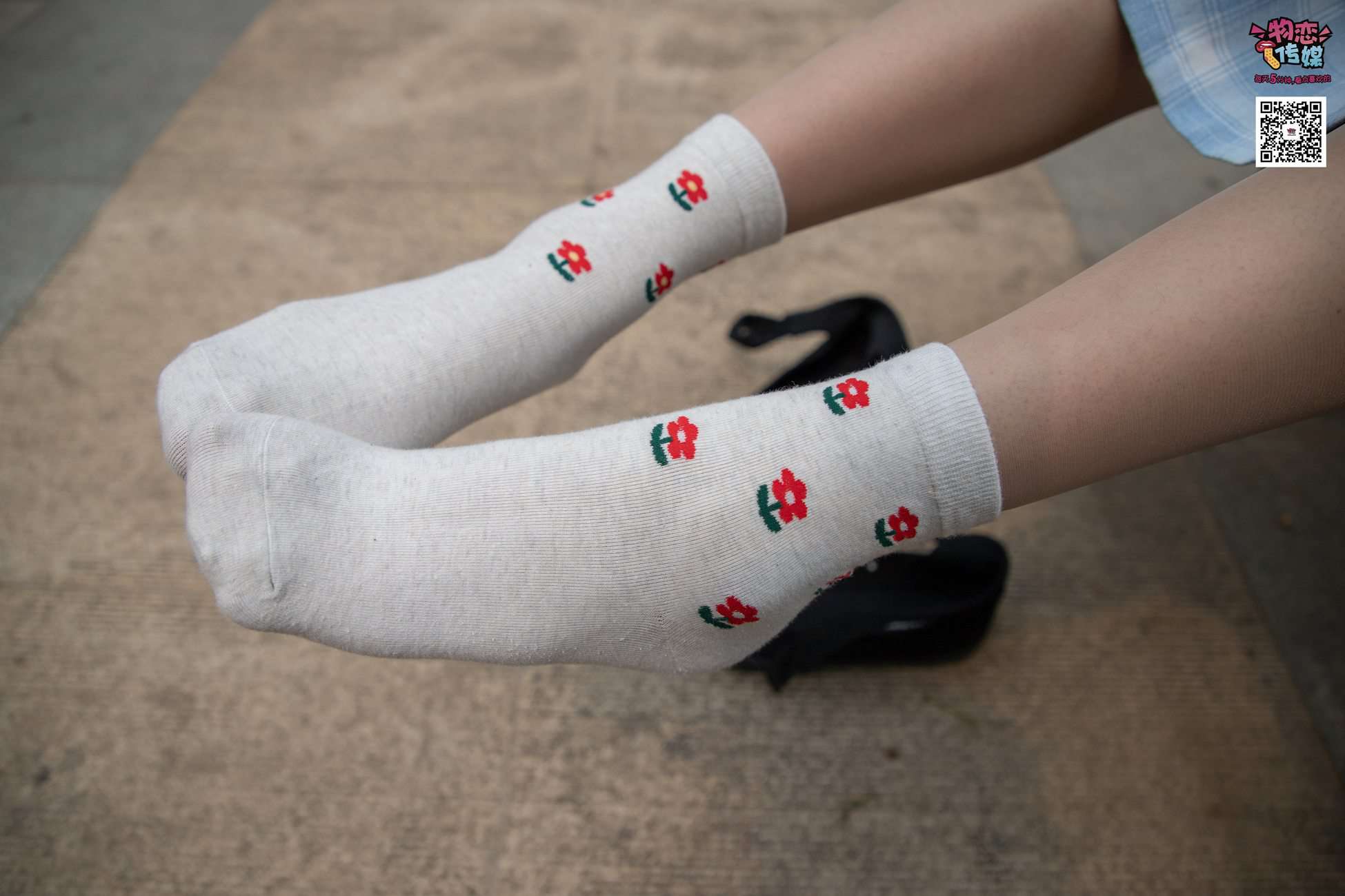 图片[253]-勿恋传媒 No.016 经典就是不需挑片,透明肉丝配清纯白棉袜 [300P] – 速更版-美库