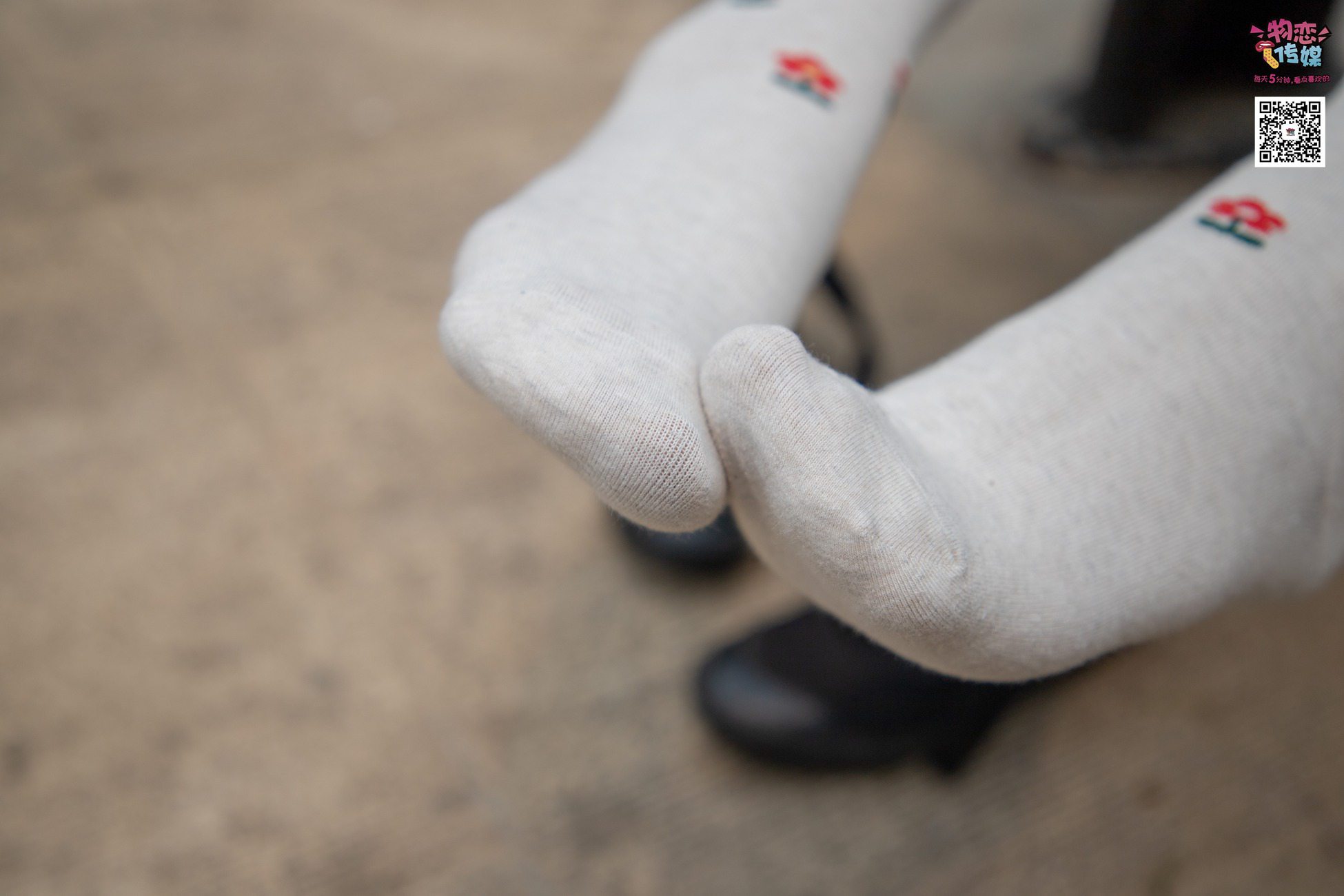 图片[256]-勿恋传媒 No.016 经典就是不需挑片,透明肉丝配清纯白棉袜 [300P] – 速更版-美库