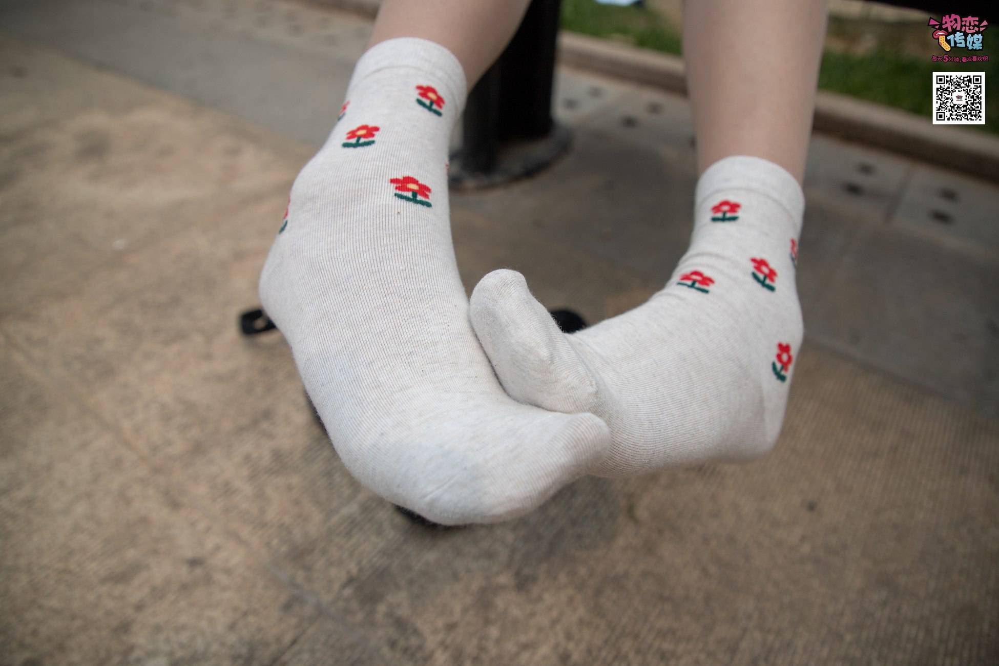 图片[258]-勿恋传媒 No.016 经典就是不需挑片,透明肉丝配清纯白棉袜 [300P] – 速更版-美库