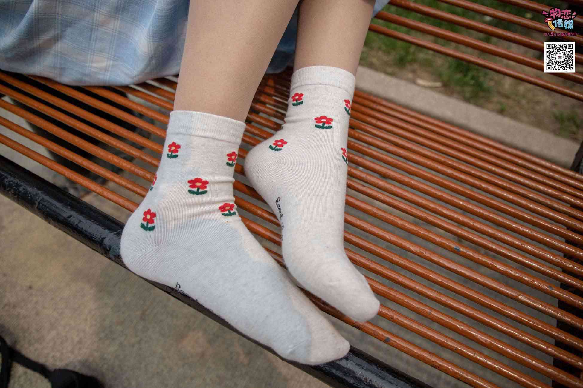 图片[262]-勿恋传媒 No.016 经典就是不需挑片,透明肉丝配清纯白棉袜 [300P] – 速更版-美库