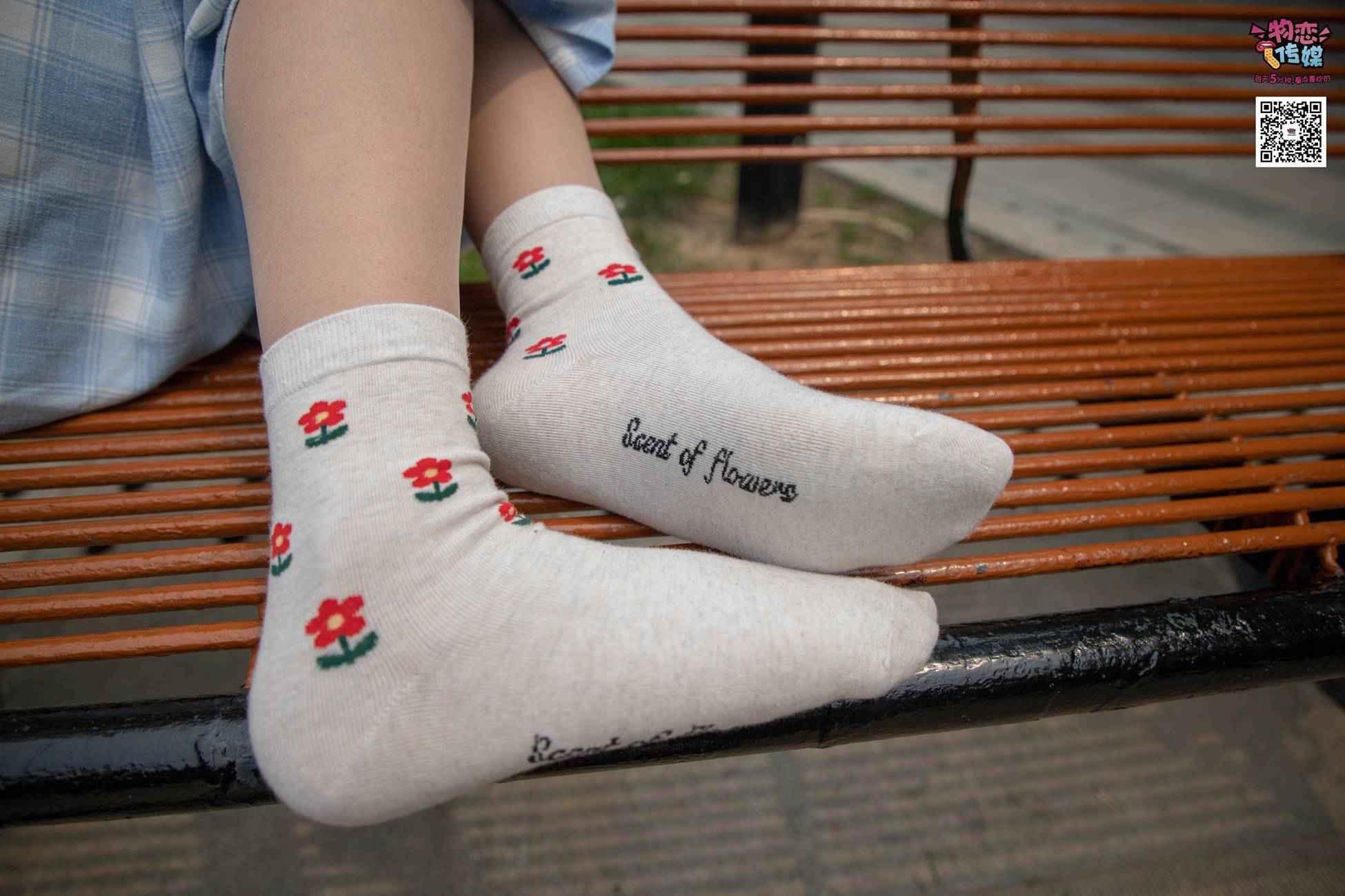 图片[271]-勿恋传媒 No.016 经典就是不需挑片,透明肉丝配清纯白棉袜 [300P] – 速更版-美库