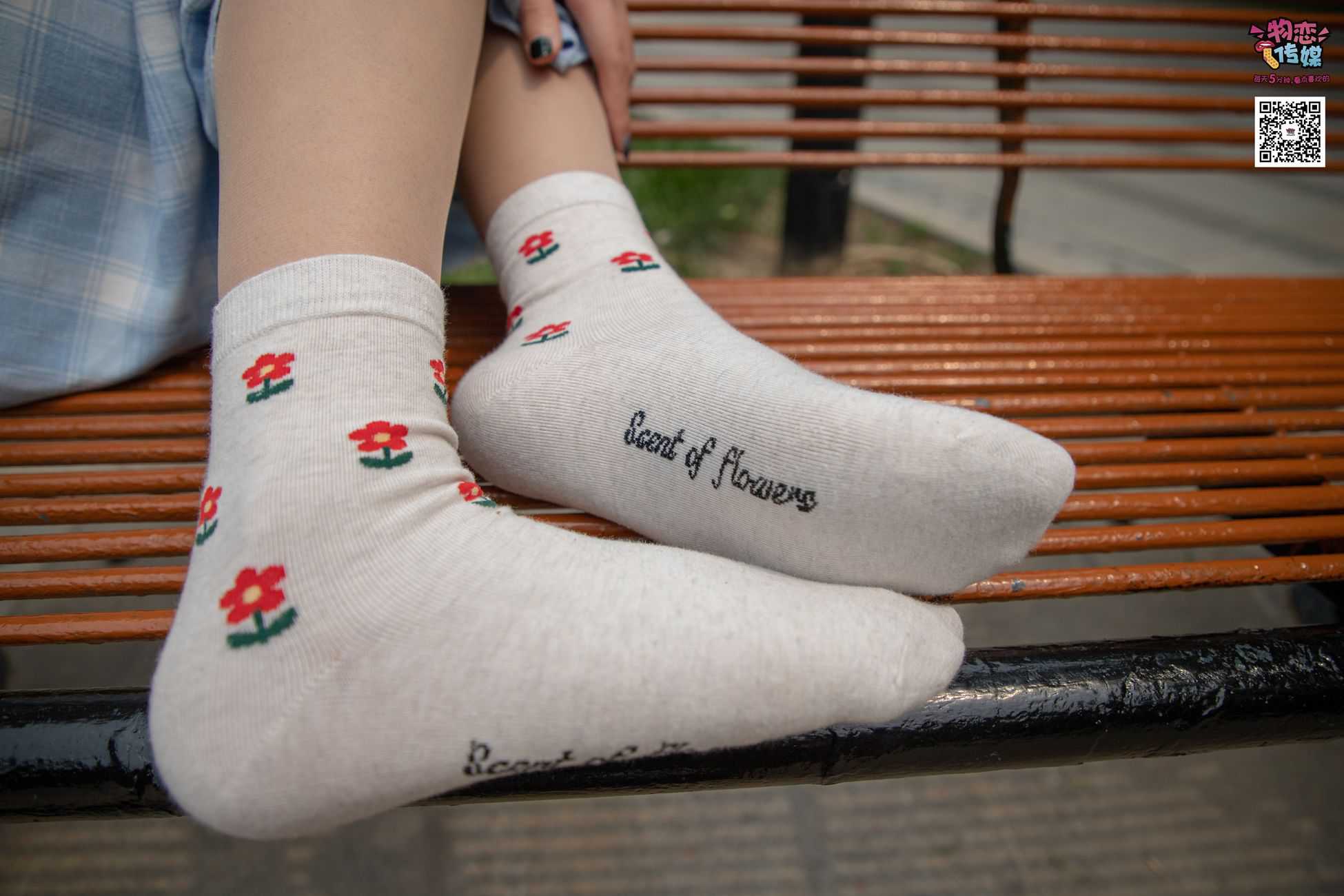 图片[272]-勿恋传媒 No.016 经典就是不需挑片,透明肉丝配清纯白棉袜 [300P] – 速更版-美库