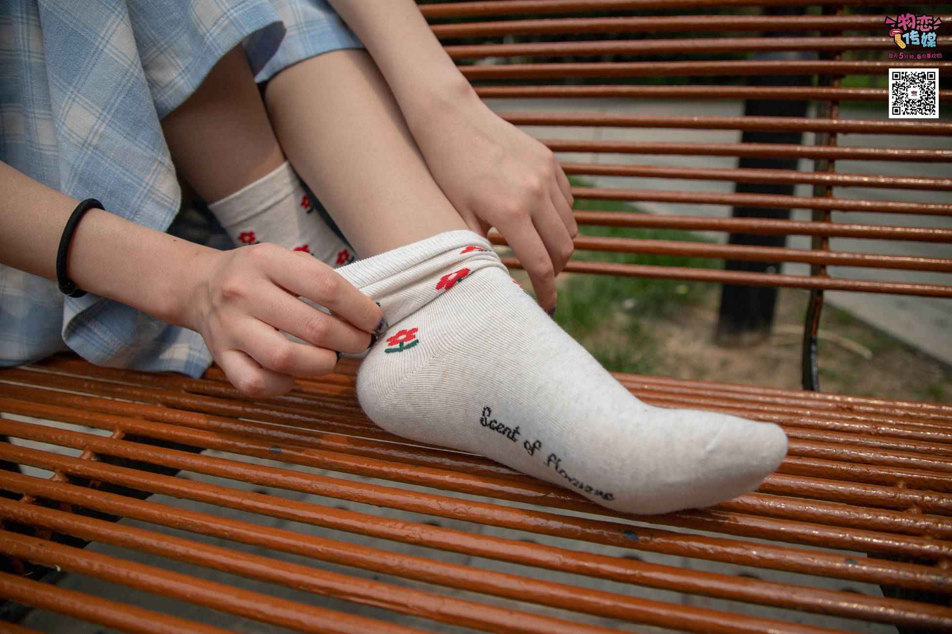 图片[276]-勿恋传媒 No.016 经典就是不需挑片,透明肉丝配清纯白棉袜 [300P] – 速更版-美库