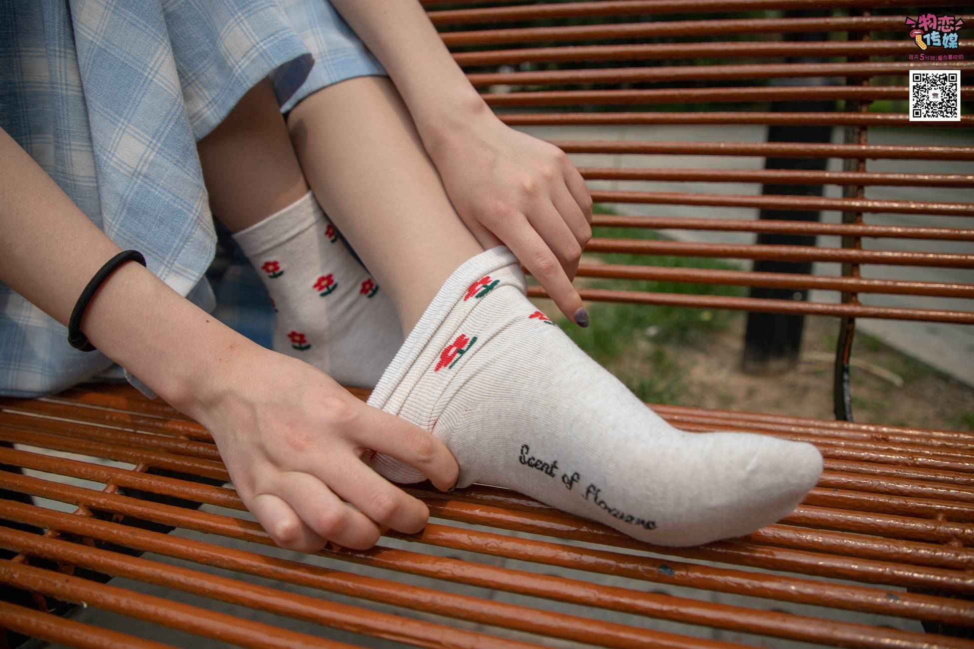 图片[277]-勿恋传媒 No.016 经典就是不需挑片,透明肉丝配清纯白棉袜 [300P] – 速更版-美库