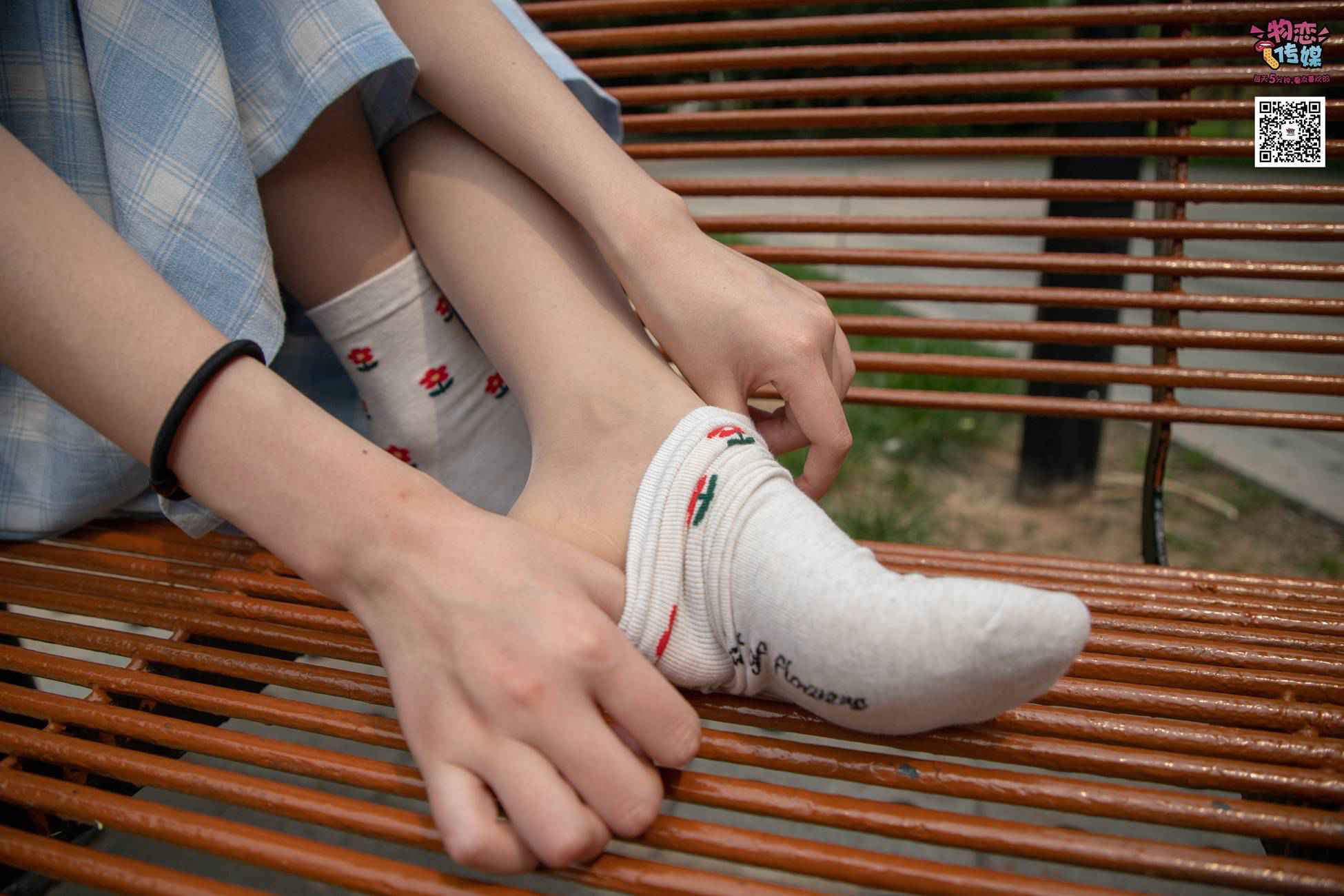 图片[278]-勿恋传媒 No.016 经典就是不需挑片,透明肉丝配清纯白棉袜 [300P] – 速更版-美库