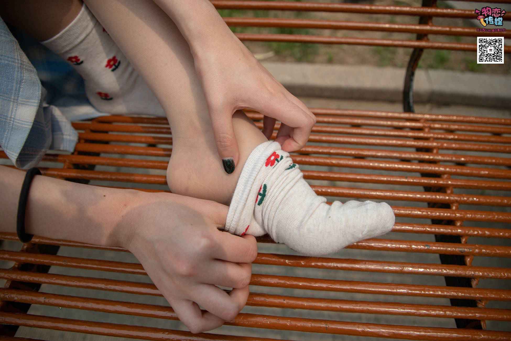 图片[281]-勿恋传媒 No.016 经典就是不需挑片,透明肉丝配清纯白棉袜 [300P] – 速更版-美库