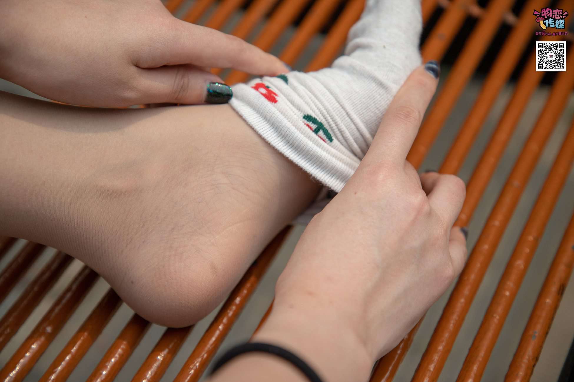 图片[285]-勿恋传媒 No.016 经典就是不需挑片,透明肉丝配清纯白棉袜 [300P] – 速更版-美库