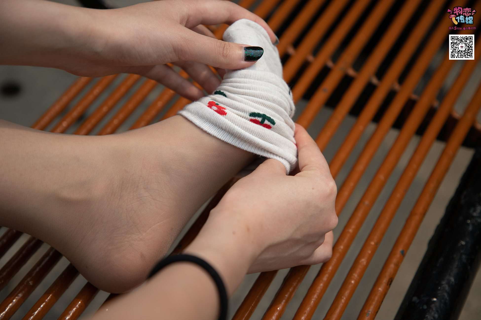 图片[287]-勿恋传媒 No.016 经典就是不需挑片,透明肉丝配清纯白棉袜 [300P] – 速更版-美库