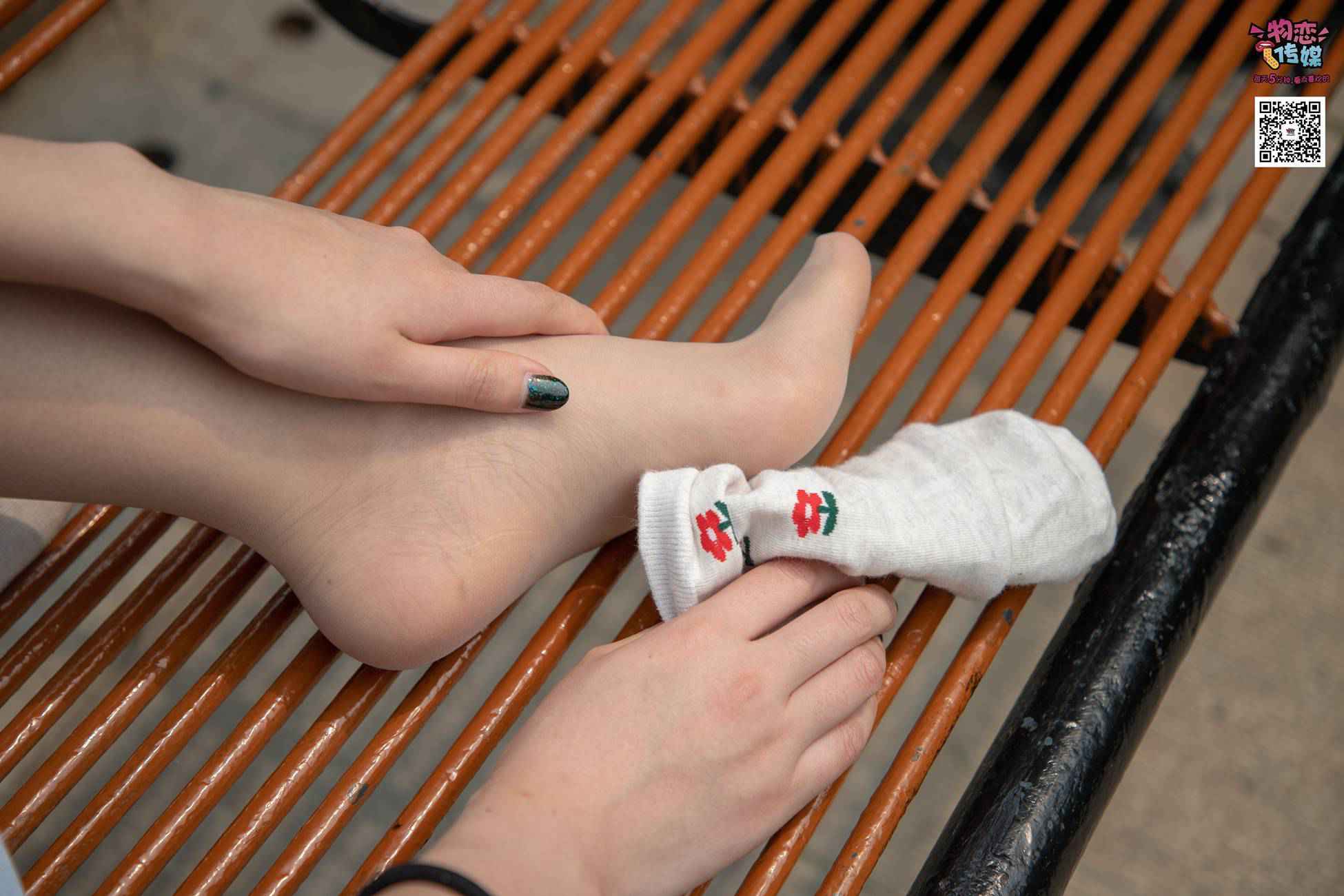 图片[289]-勿恋传媒 No.016 经典就是不需挑片,透明肉丝配清纯白棉袜 [300P] – 速更版-美库