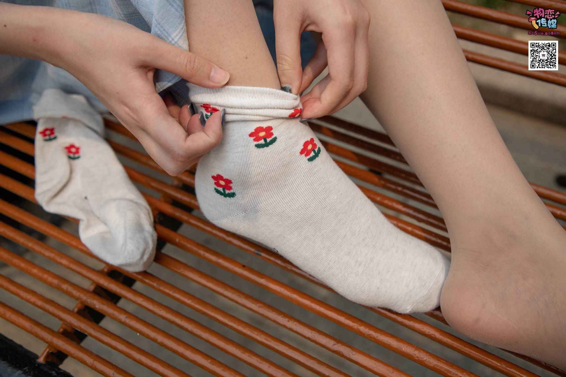 图片[291]-勿恋传媒 No.016 经典就是不需挑片,透明肉丝配清纯白棉袜 [300P] – 速更版-美库