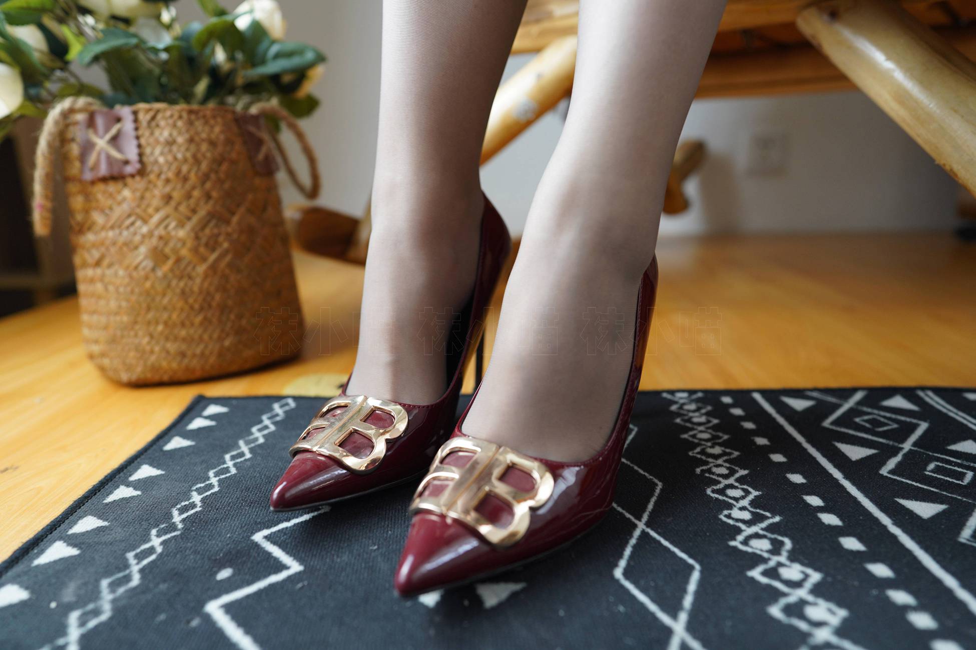 图片[74]-[kittyWawa袜小喵]KT288 摇摇椅[82P] – 速更版-美库