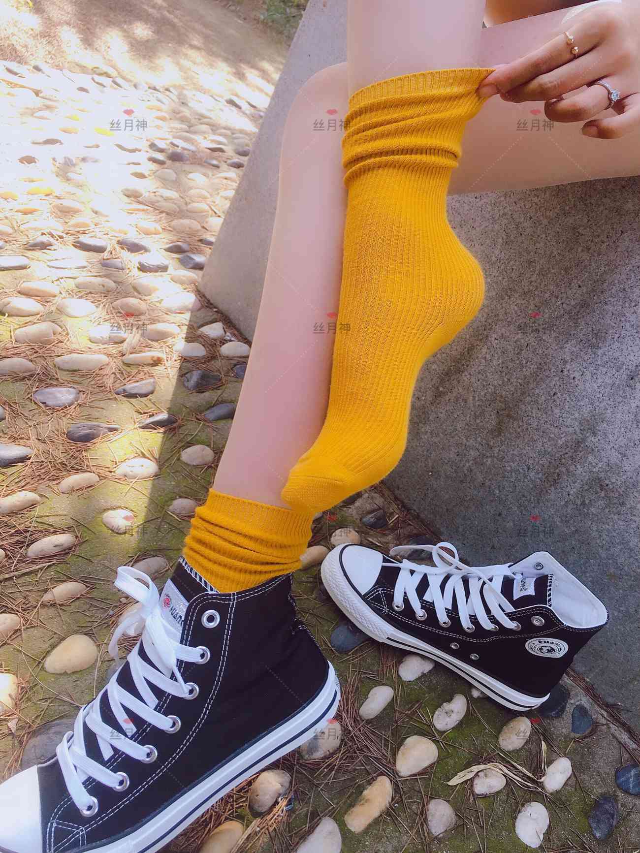 图片[26]-丝月神 011 堆堆袜 肉丝 匡威[78P] – 速更版-美库