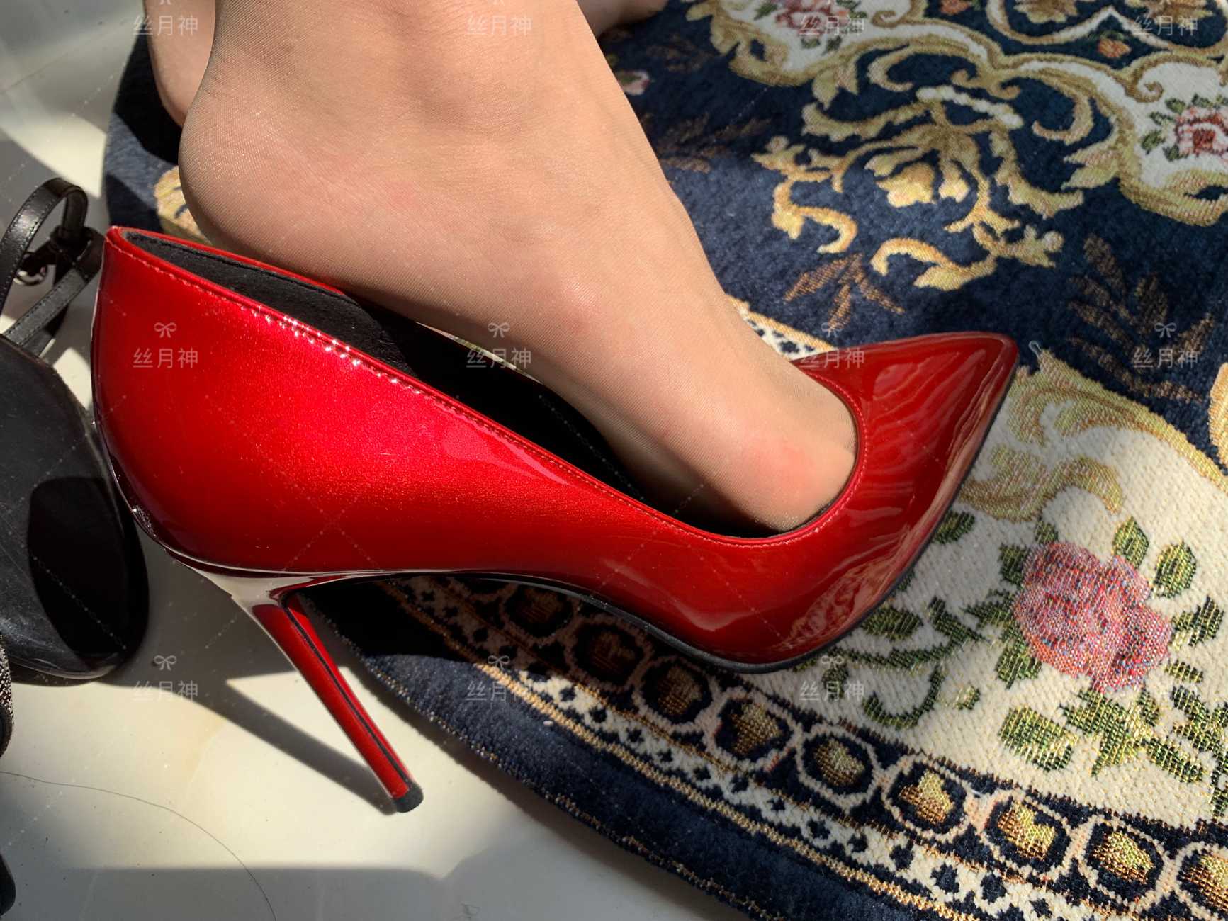 图片[19]-丝月神 012 阳光下的一抹红高跟肉[67P] – 速更版-美库