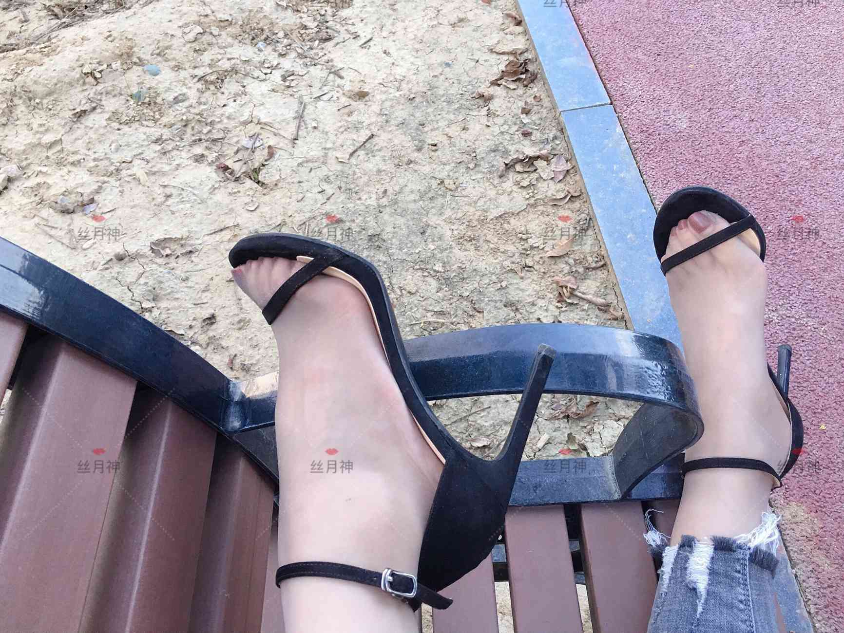 图片[12]-丝月神 014 牛仔裤里咖色筒袜凉鞋[96P] – 速更版-美库