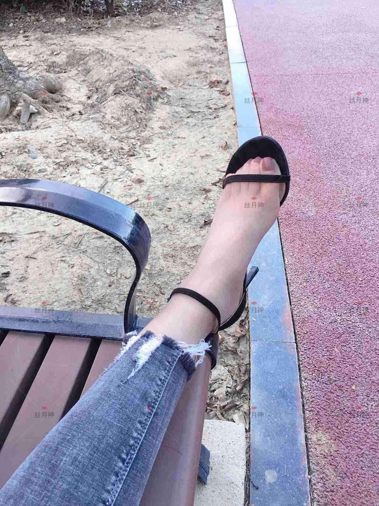 图片[17]-丝月神 014 牛仔裤里咖色筒袜凉鞋[96P] – 速更版-美库