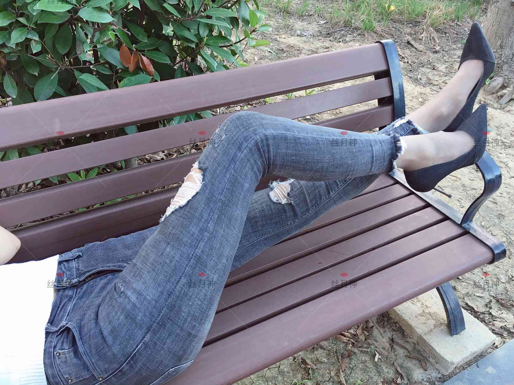 图片[26]-丝月神 014 牛仔裤里咖色筒袜凉鞋[96P] – 速更版-美库
