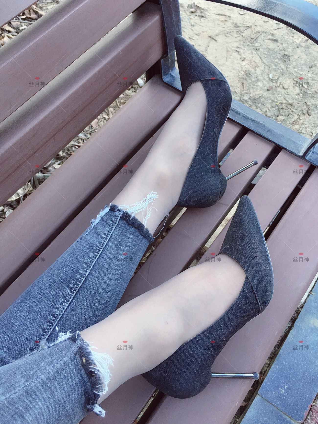 图片[30]-丝月神 014 牛仔裤里咖色筒袜凉鞋[96P] – 速更版-美库