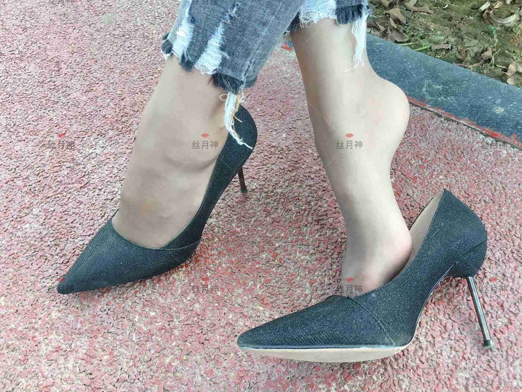 图片[40]-丝月神 014 牛仔裤里咖色筒袜凉鞋[96P] – 速更版-美库