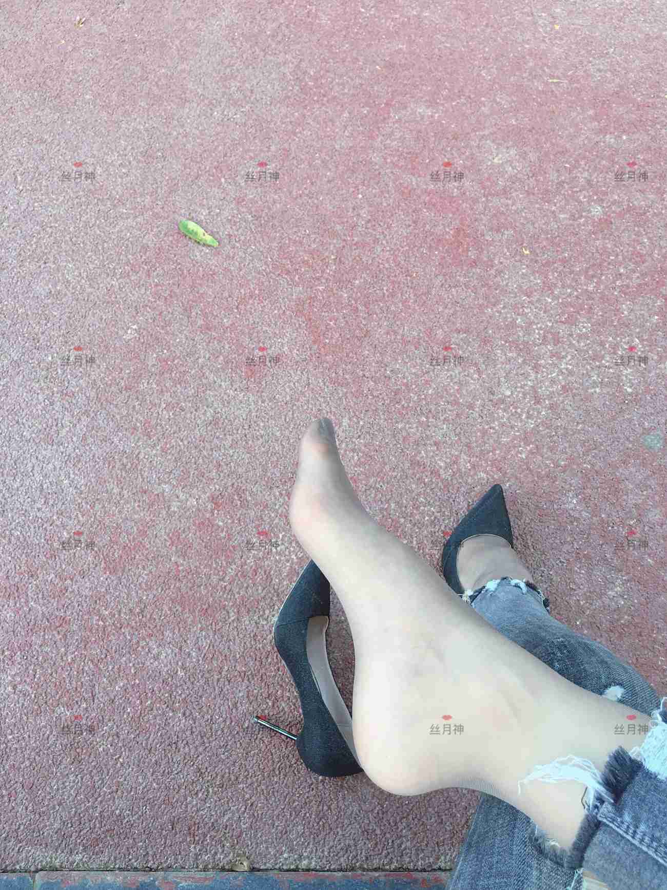 图片[44]-丝月神 014 牛仔裤里咖色筒袜凉鞋[96P] – 速更版-美库