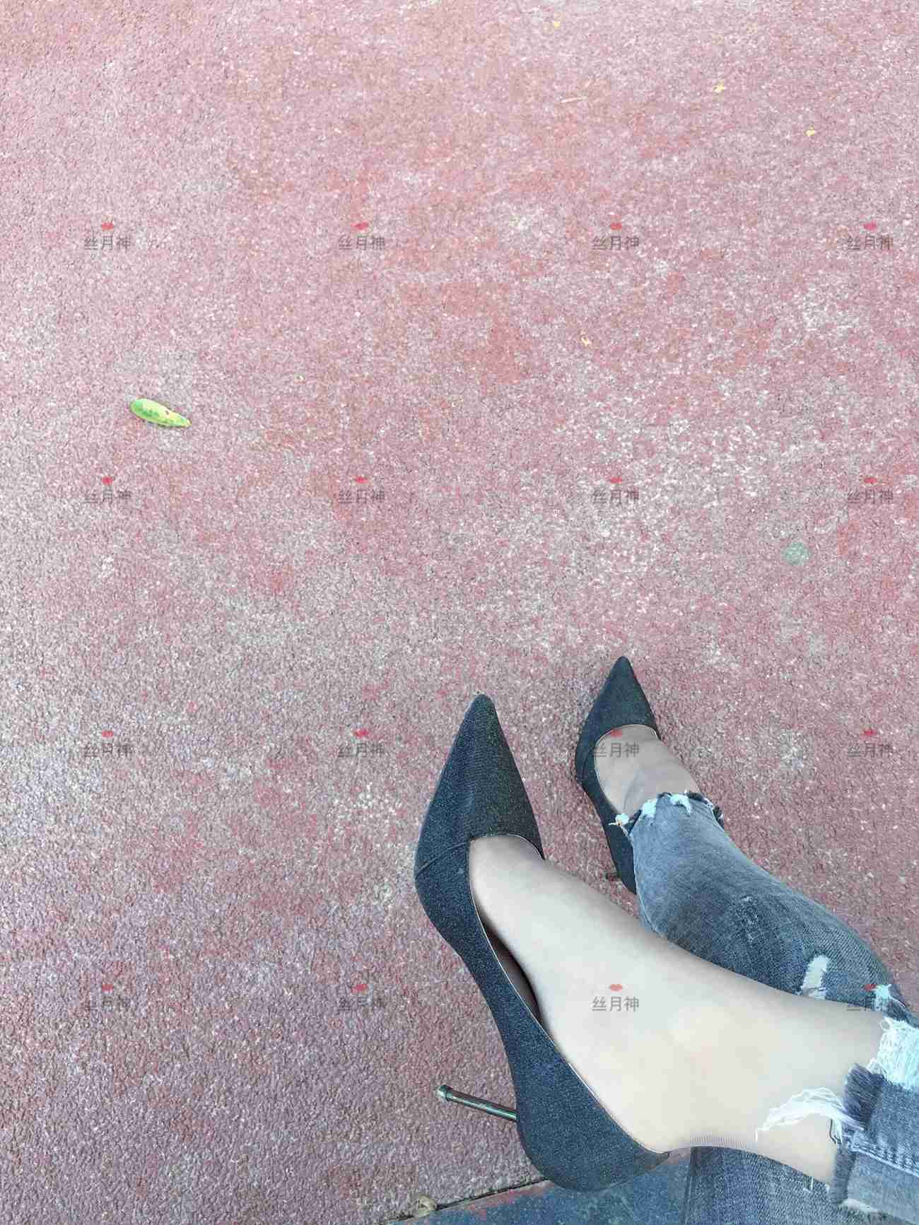 图片[46]-丝月神 014 牛仔裤里咖色筒袜凉鞋[96P] – 速更版-美库