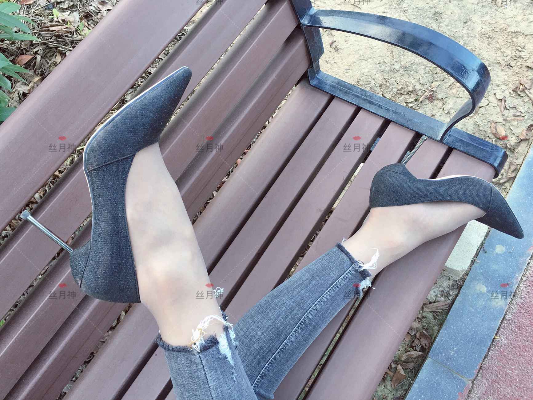 图片[50]-丝月神 014 牛仔裤里咖色筒袜凉鞋[96P] – 速更版-美库