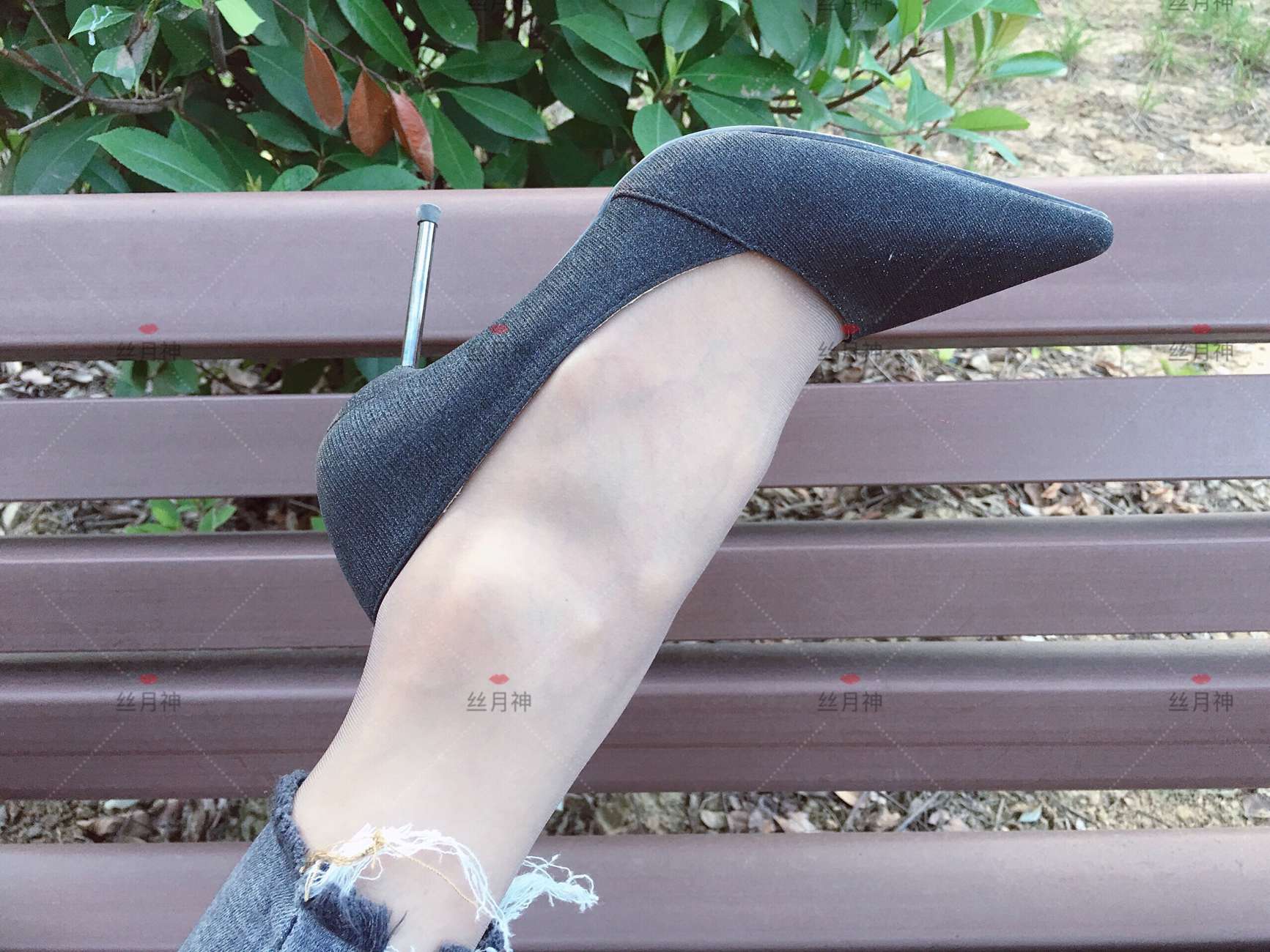 图片[51]-丝月神 014 牛仔裤里咖色筒袜凉鞋[96P] – 速更版-美库