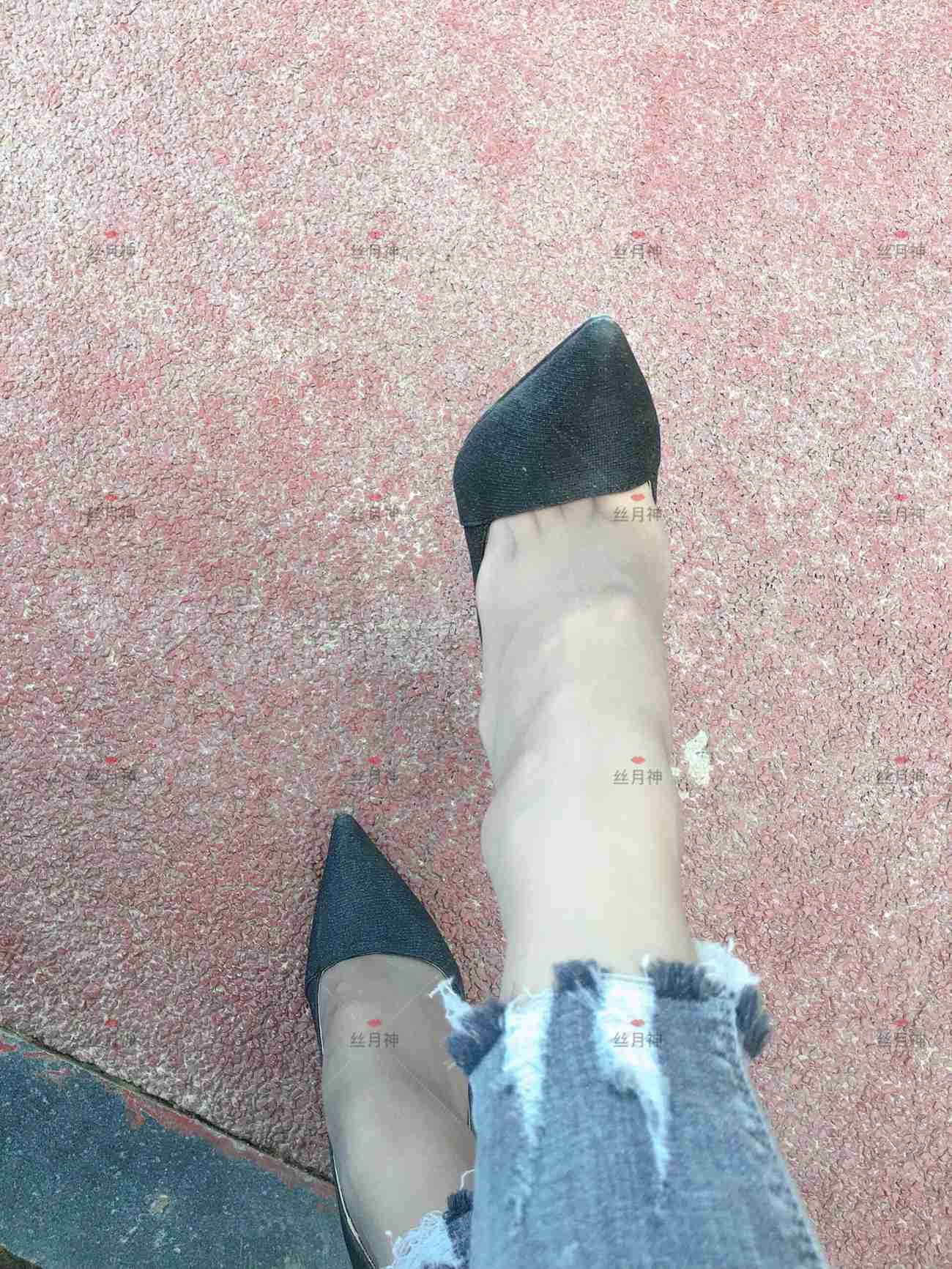 图片[66]-丝月神 014 牛仔裤里咖色筒袜凉鞋[96P] – 速更版-美库