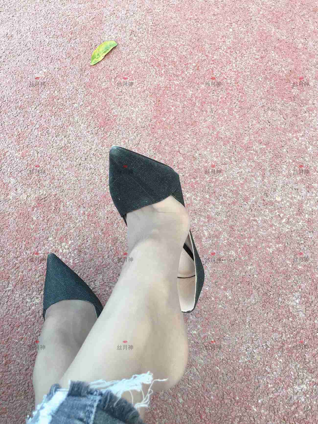 图片[67]-丝月神 014 牛仔裤里咖色筒袜凉鞋[96P] – 速更版-美库