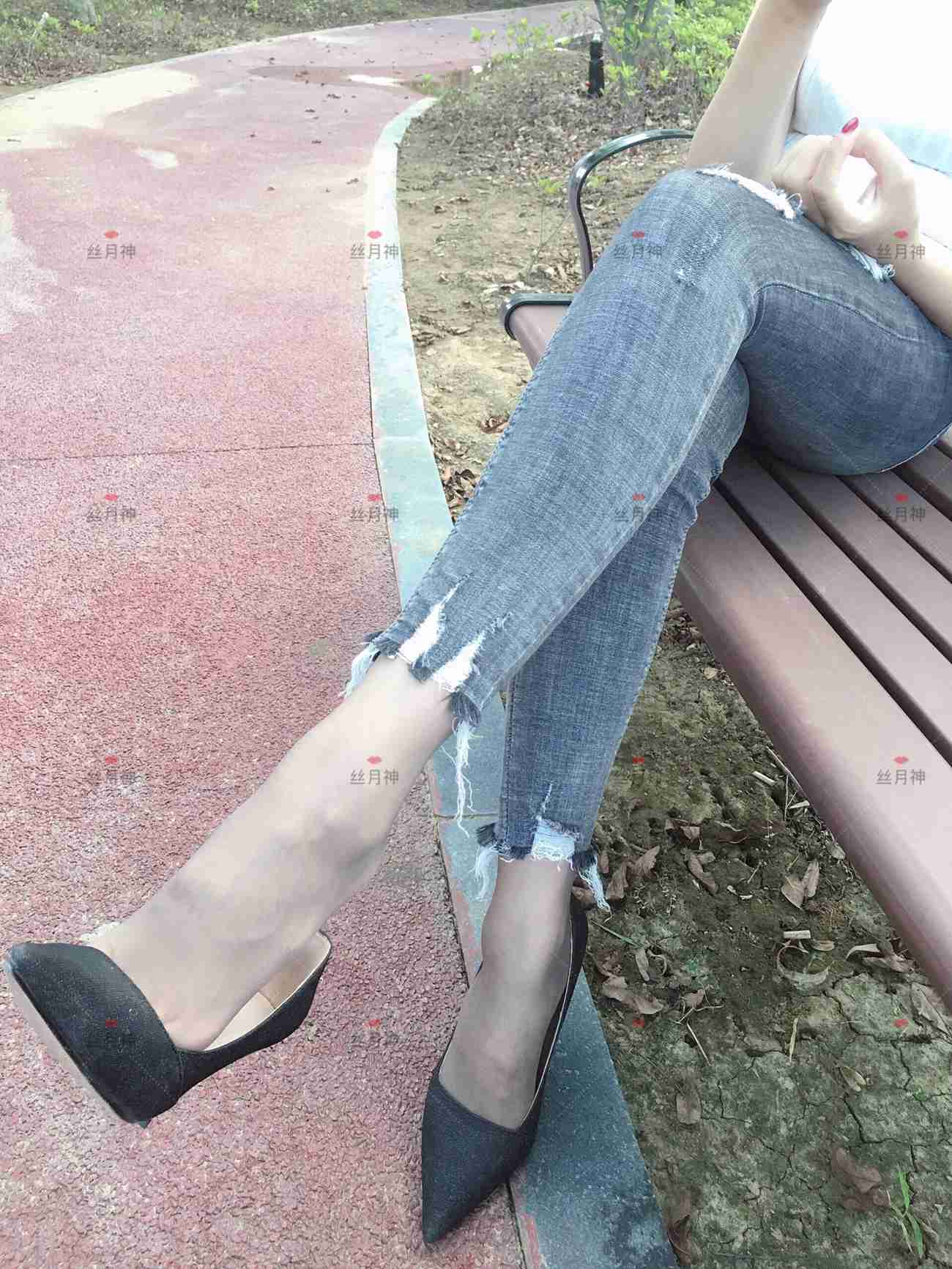 图片[71]-丝月神 014 牛仔裤里咖色筒袜凉鞋[96P] – 速更版-美库