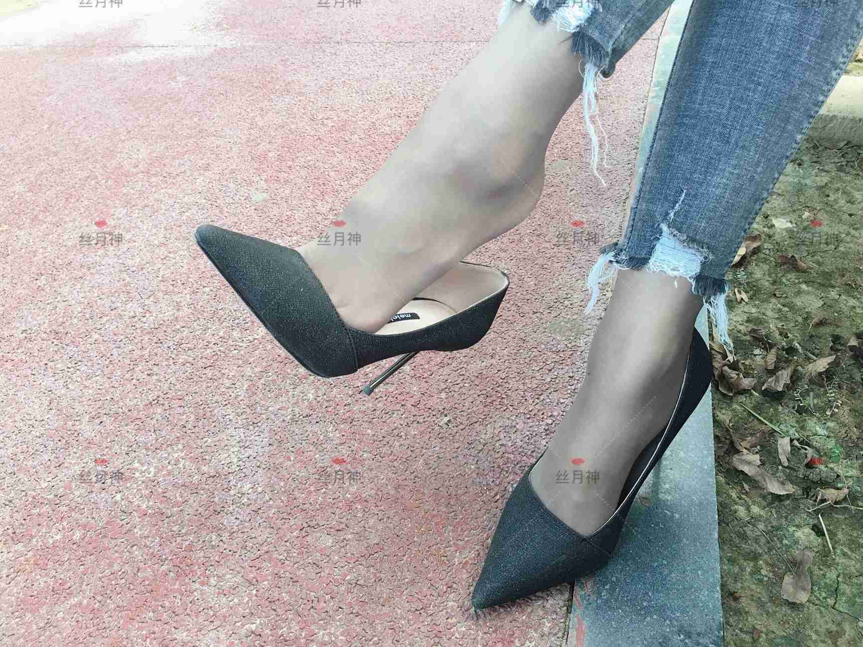 图片[74]-丝月神 014 牛仔裤里咖色筒袜凉鞋[96P] – 速更版-美库