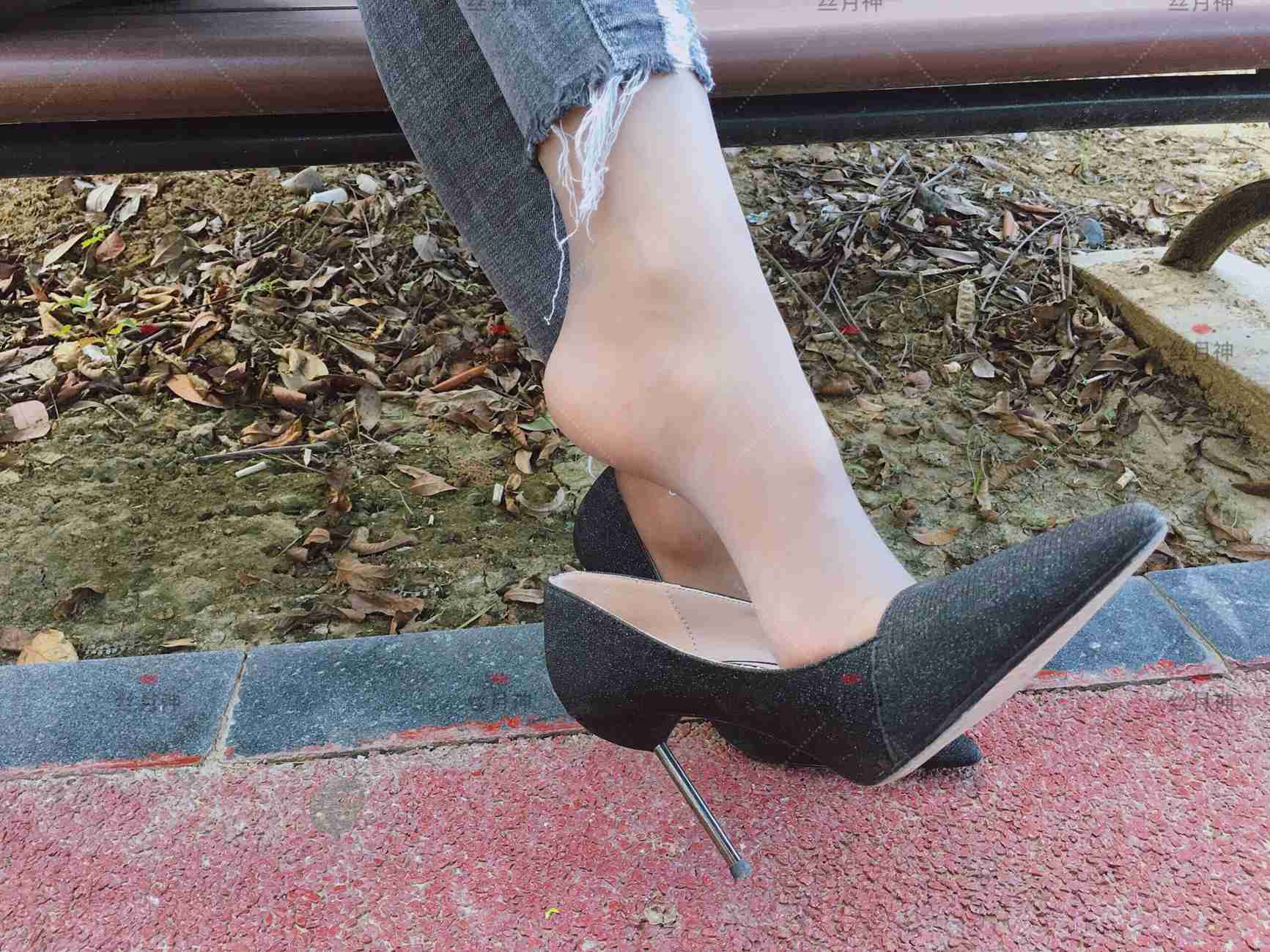 图片[75]-丝月神 014 牛仔裤里咖色筒袜凉鞋[96P] – 速更版-美库