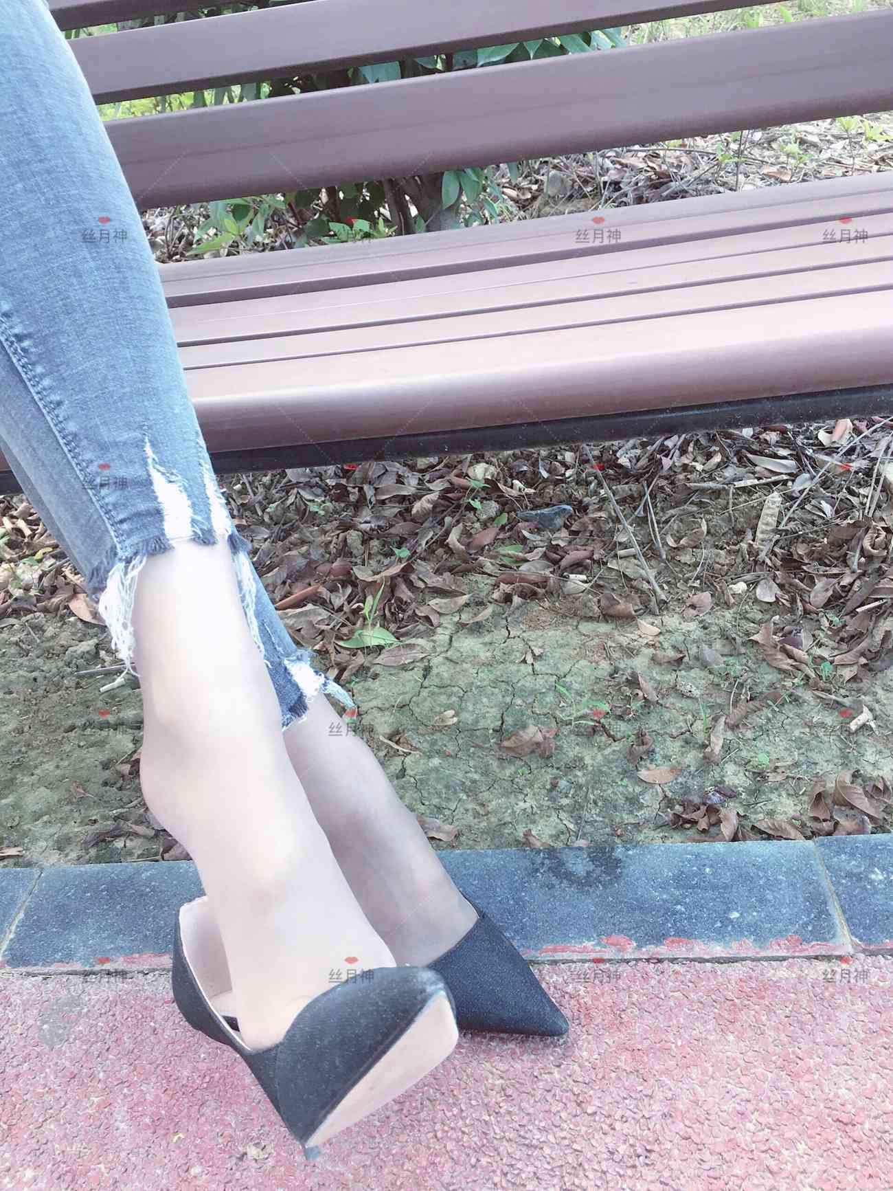 图片[77]-丝月神 014 牛仔裤里咖色筒袜凉鞋[96P] – 速更版-美库