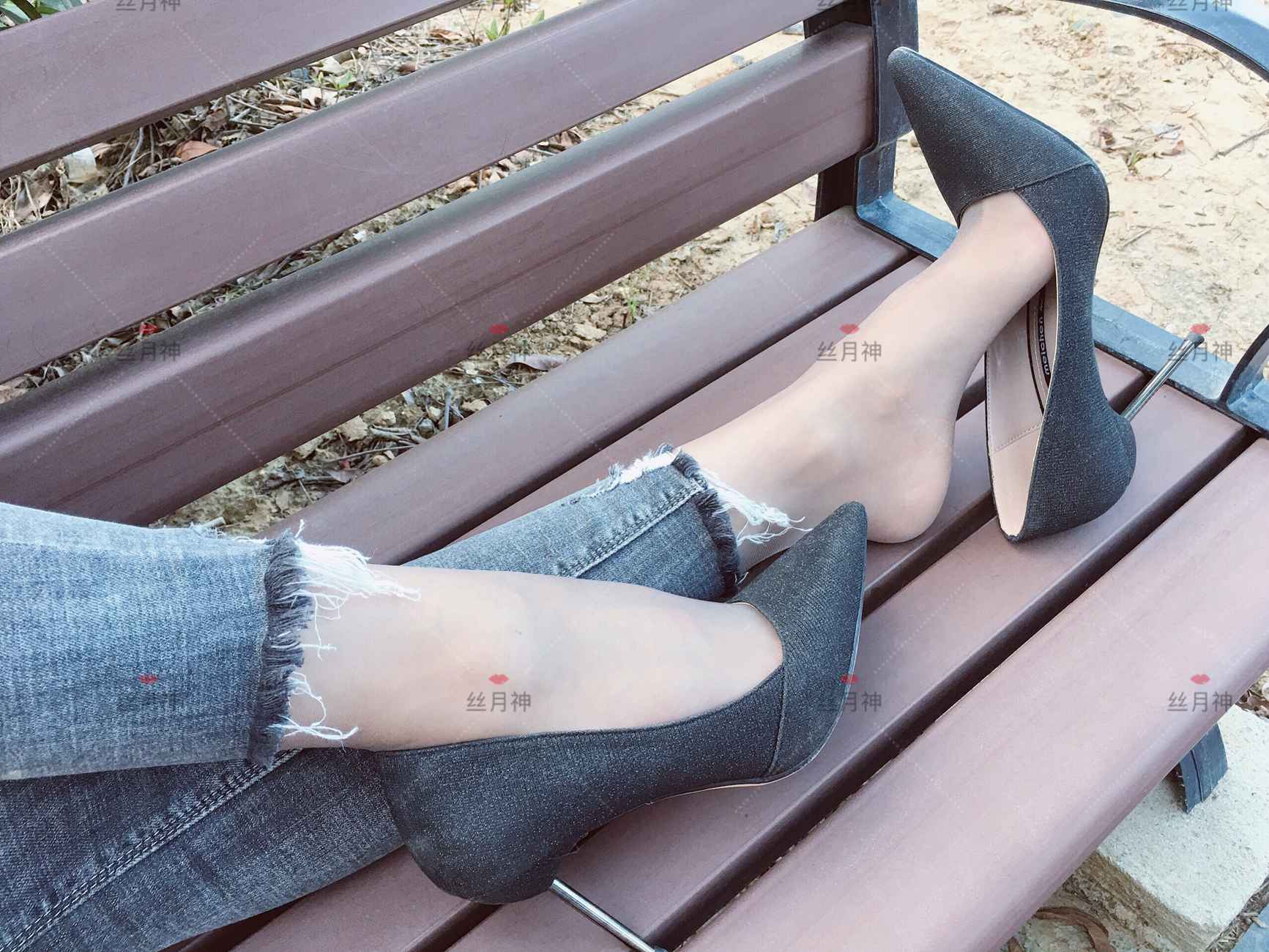 图片[81]-丝月神 014 牛仔裤里咖色筒袜凉鞋[96P] – 速更版-美库