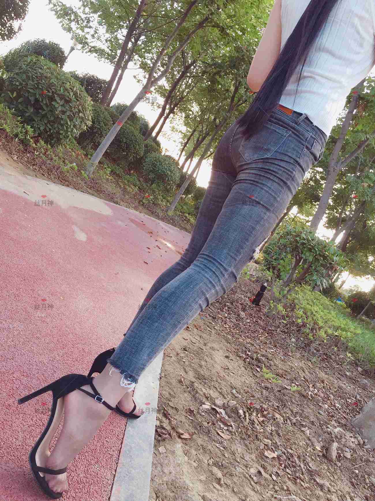 图片[86]-丝月神 014 牛仔裤里咖色筒袜凉鞋[96P] – 速更版-美库