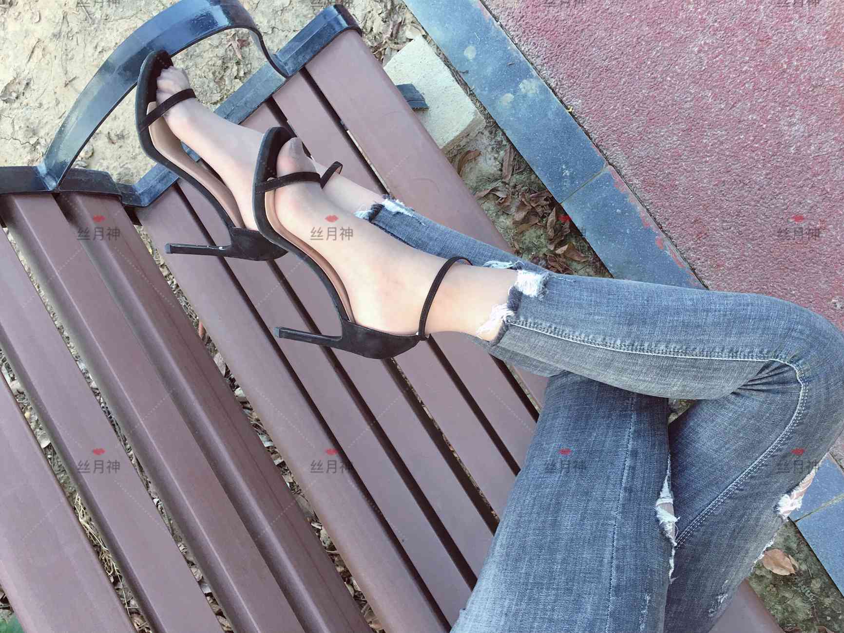 图片[91]-丝月神 014 牛仔裤里咖色筒袜凉鞋[96P] – 速更版-美库