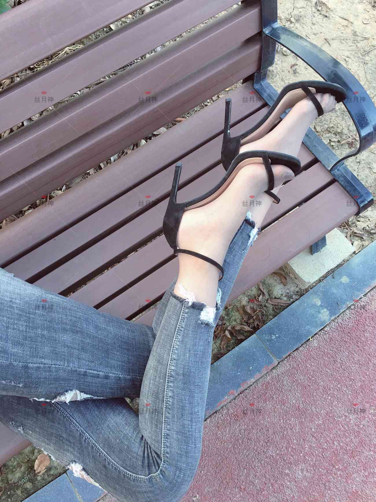 图片[95]-丝月神 014 牛仔裤里咖色筒袜凉鞋[96P] – 速更版-美库