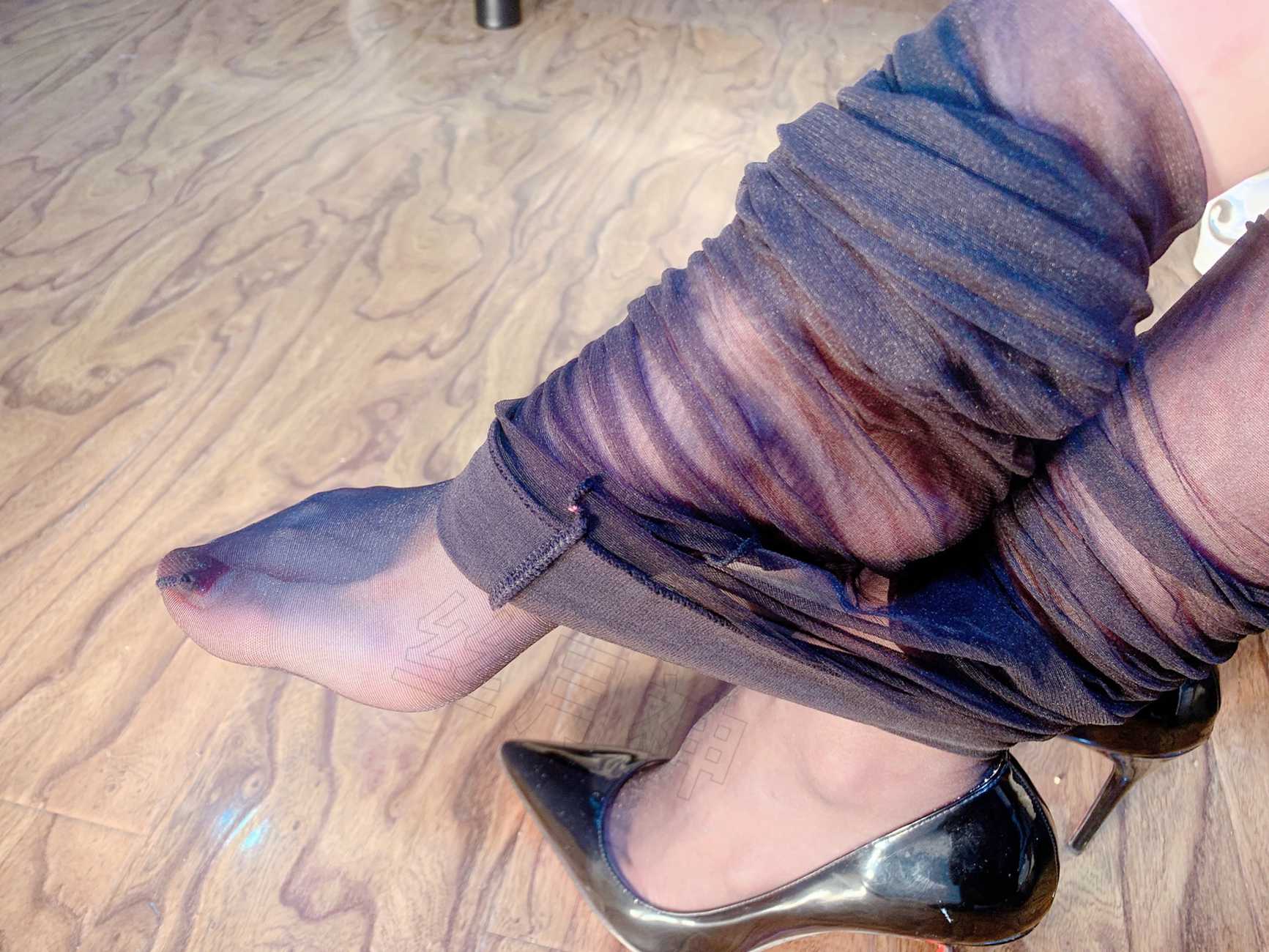 图片[28]-丝月神 015 黑色漆皮高跟黑丝足底[104P] – 速更版-美库