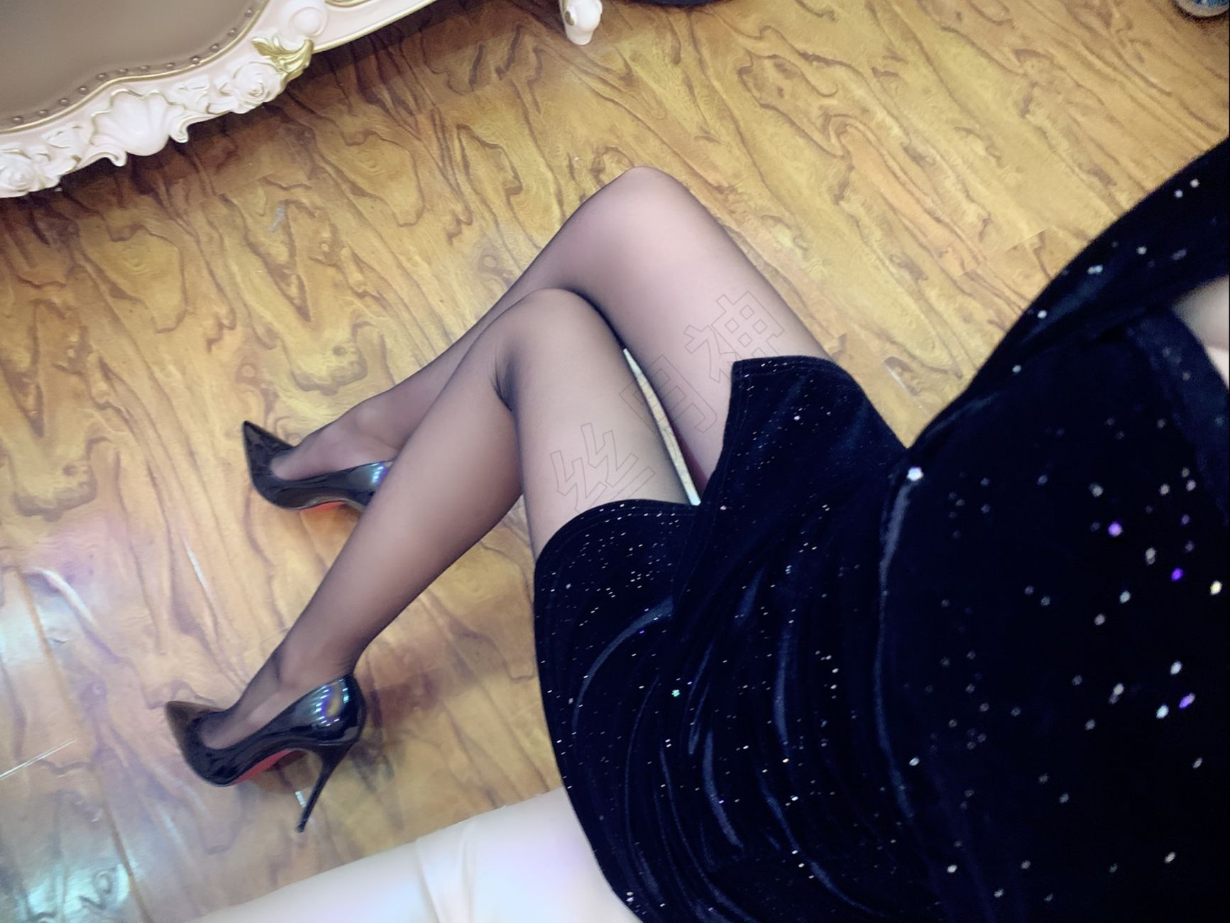 图片[92]-丝月神 015 黑色漆皮高跟黑丝足底[104P] – 速更版-美库