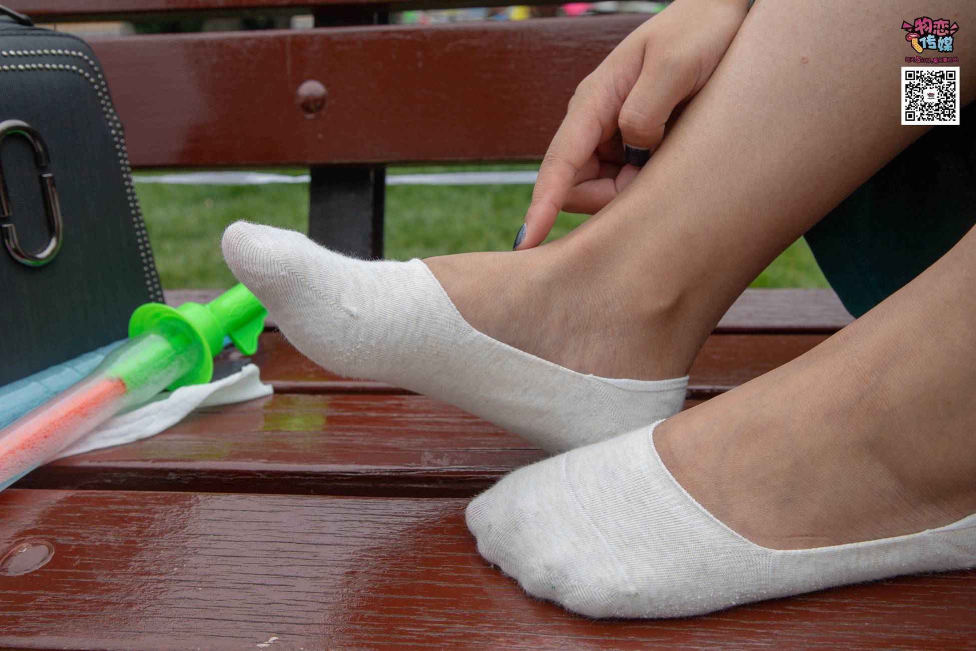 图片[19]-物恋传媒 No.019 地道的青岛小姐姐哦,白色板鞋搭配白色船袜 [99P] – 速更版-美库