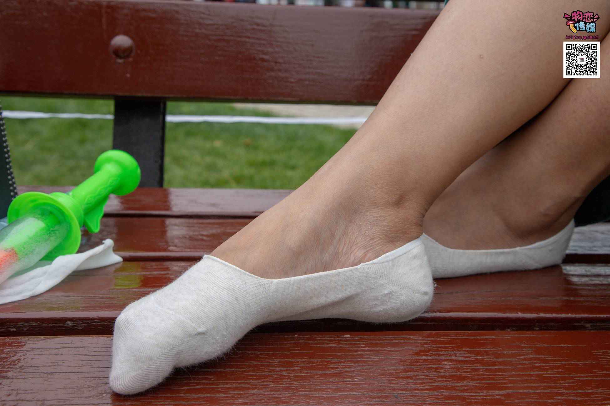 图片[23]-物恋传媒 No.019 地道的青岛小姐姐哦,白色板鞋搭配白色船袜 [99P] – 速更版-美库