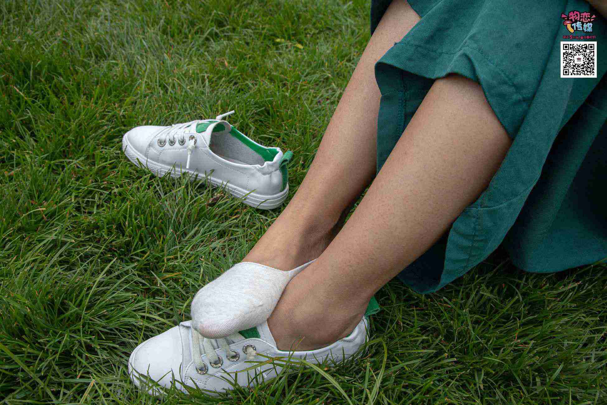 图片[48]-物恋传媒 No.019 地道的青岛小姐姐哦,白色板鞋搭配白色船袜 [99P] – 速更版-美库