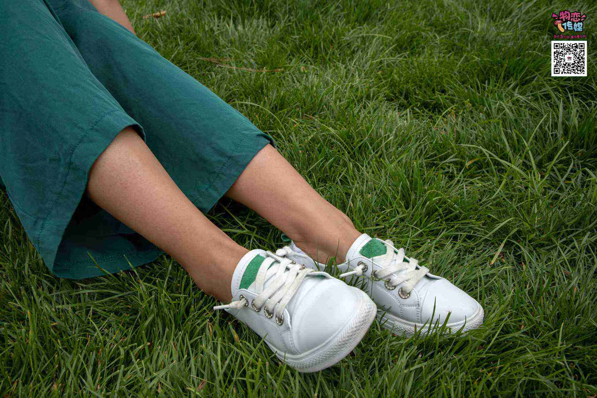 图片[54]-物恋传媒 No.019 地道的青岛小姐姐哦,白色板鞋搭配白色船袜 [99P] – 速更版-美库