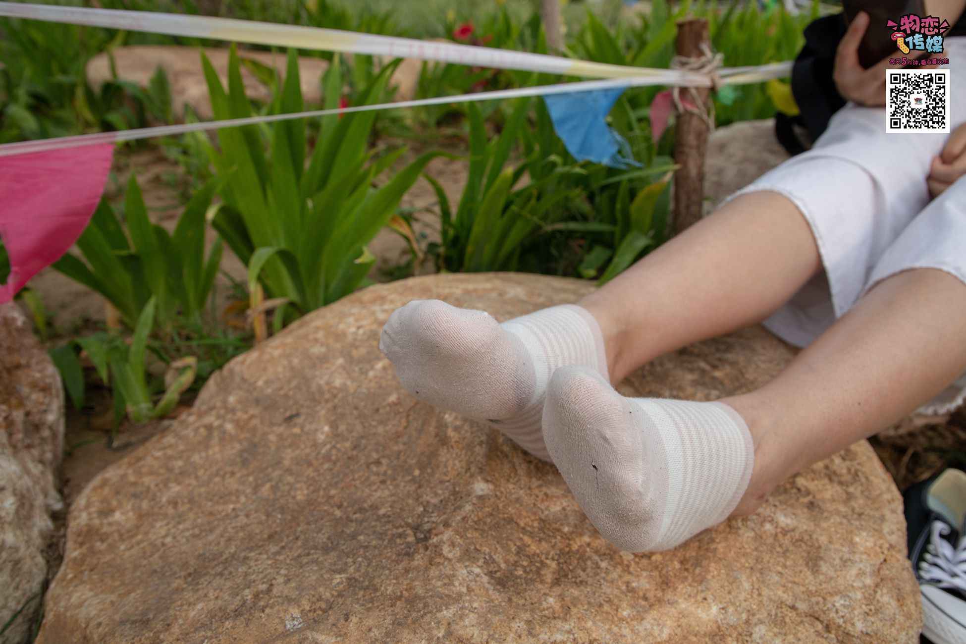 图片[11]-物恋传媒 No.021 夏日么么茶,清新棉袜配黑色帆布鞋 [223P] – 速更版-美库