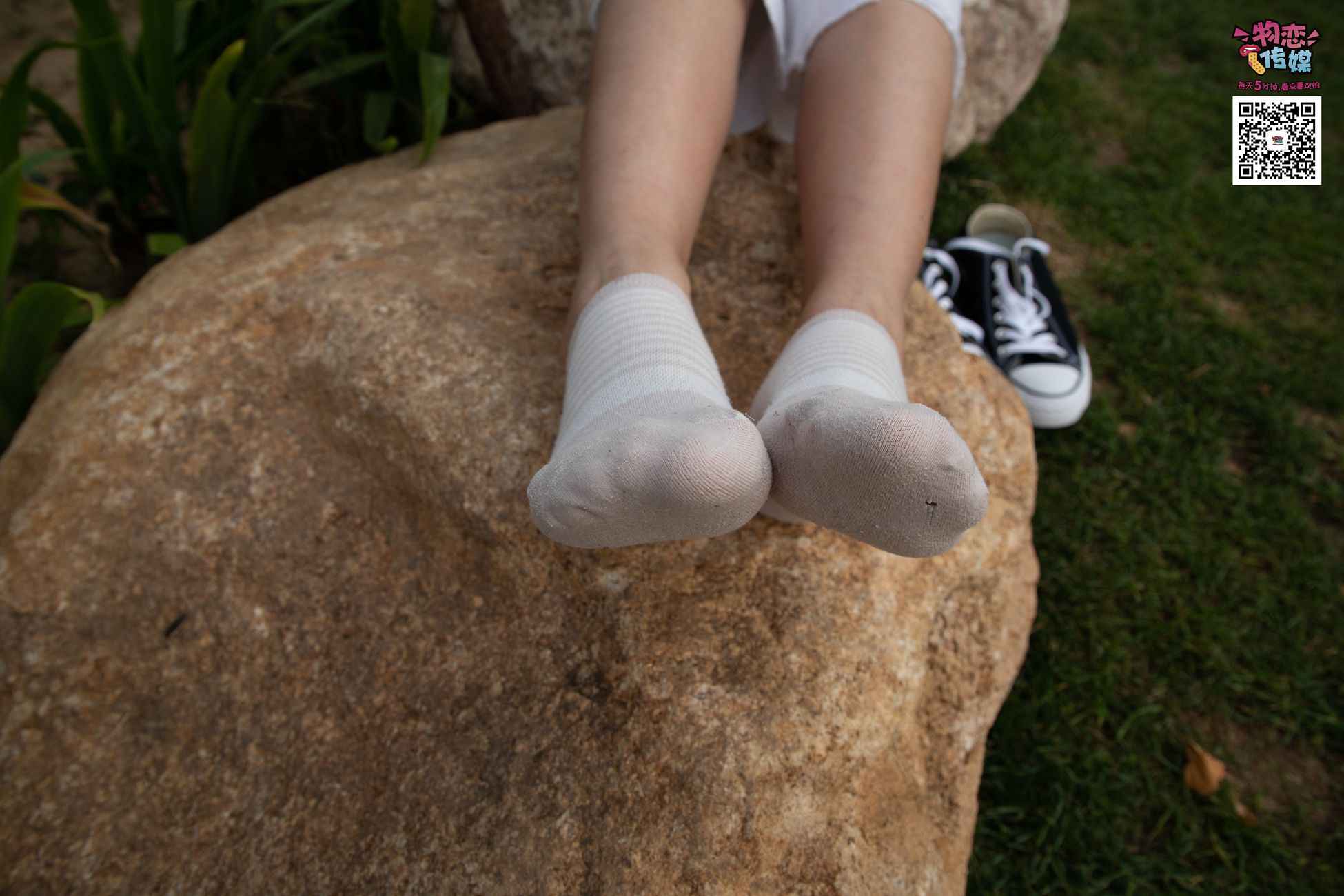图片[23]-物恋传媒 No.021 夏日么么茶,清新棉袜配黑色帆布鞋 [223P] – 速更版-美库