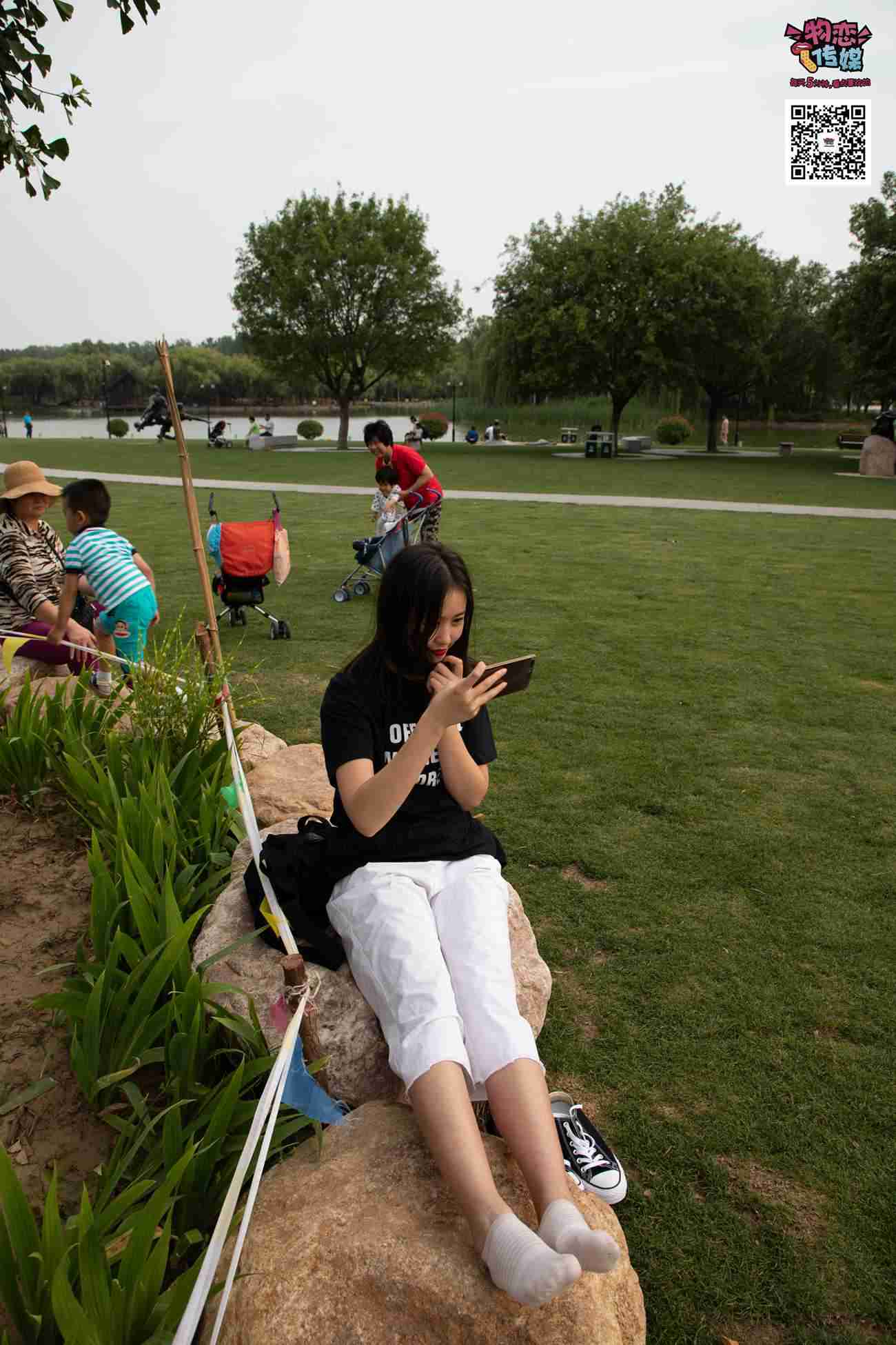 图片[25]-物恋传媒 No.021 夏日么么茶,清新棉袜配黑色帆布鞋 [223P] – 速更版-美库