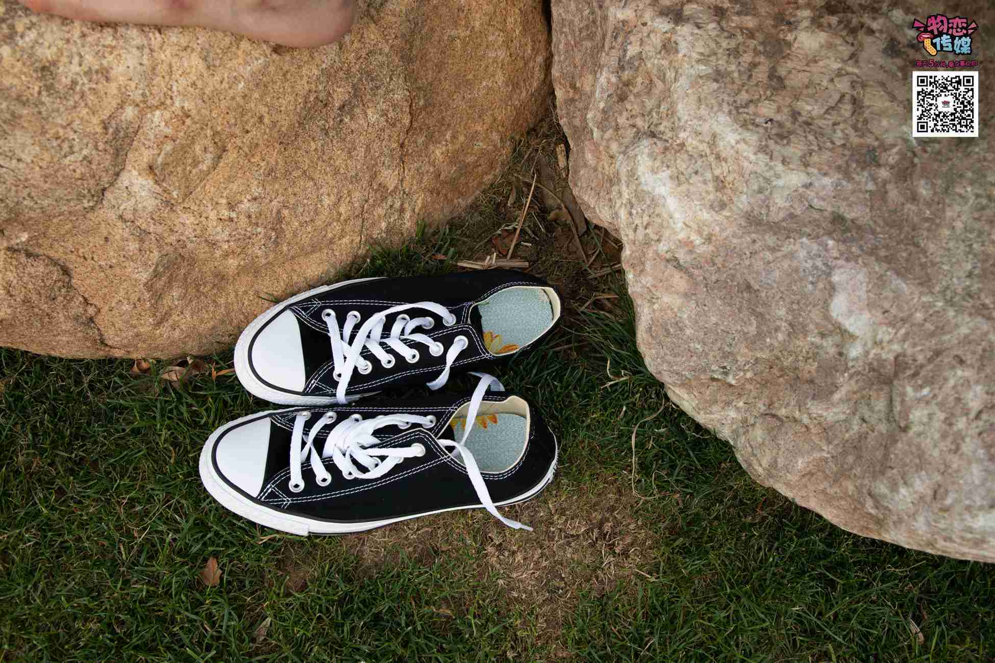 图片[217]-物恋传媒 No.021 夏日么么茶,清新棉袜配黑色帆布鞋 [223P] – 速更版-美库