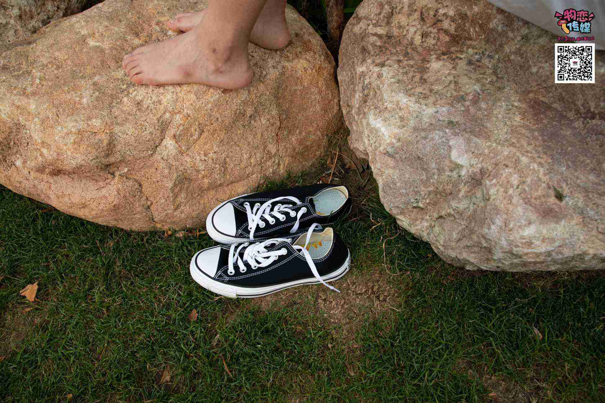 图片[220]-物恋传媒 No.021 夏日么么茶,清新棉袜配黑色帆布鞋 [223P] – 速更版-美库