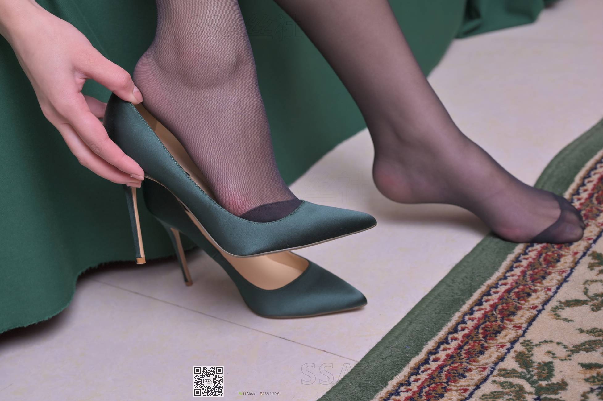 图片[137]-[SSA丝社]超清写真 NO.094 大大 欧式复古房间的黑丝腿模[151P] – 速更版-美库