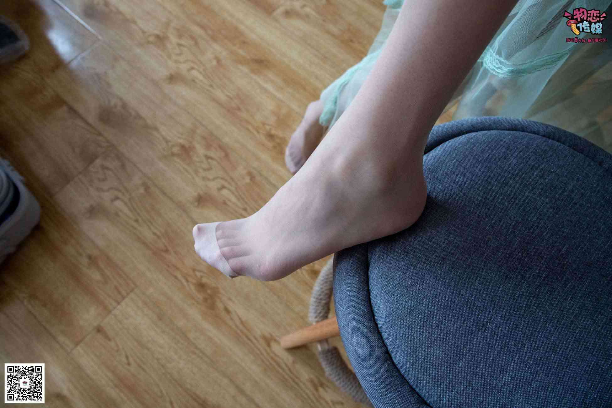 图片[25]-勿恋传媒 No.025 密桃成熟时,嫩绿纱裙搭配白色蕾SI袜,青涩又撩人 [211P] – 速更版-美库